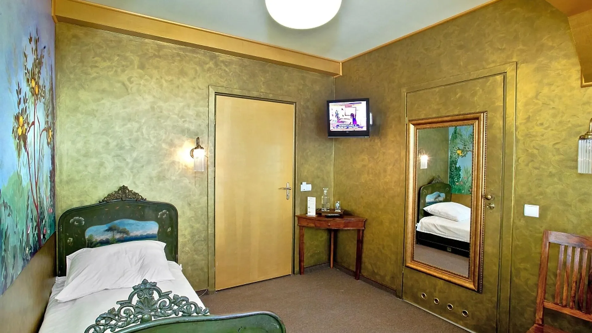 Castle Inn Varşova Oda ve Kahvaltı