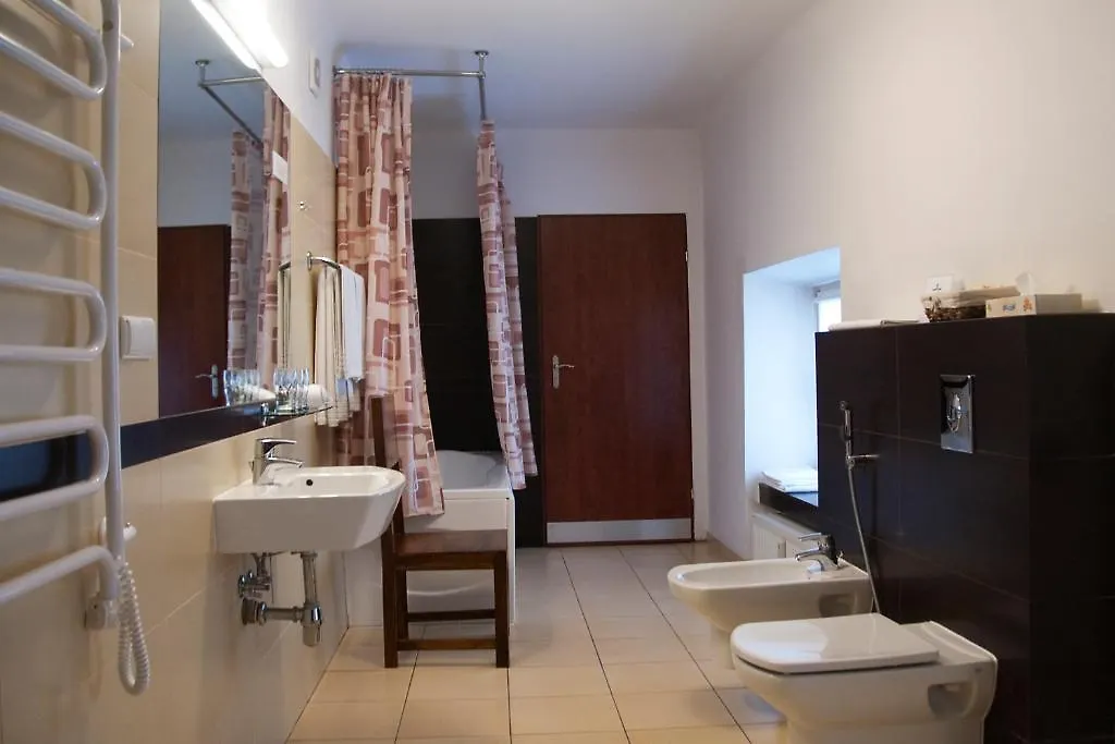 Castle Inn Varşova Oda ve Kahvaltı