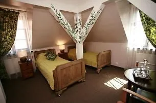 ורשה Castle Inn