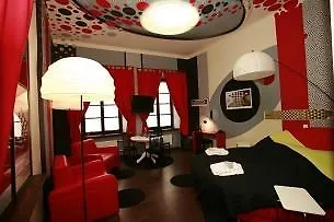 לינה וארוחת בוקר ורשה Castle Inn