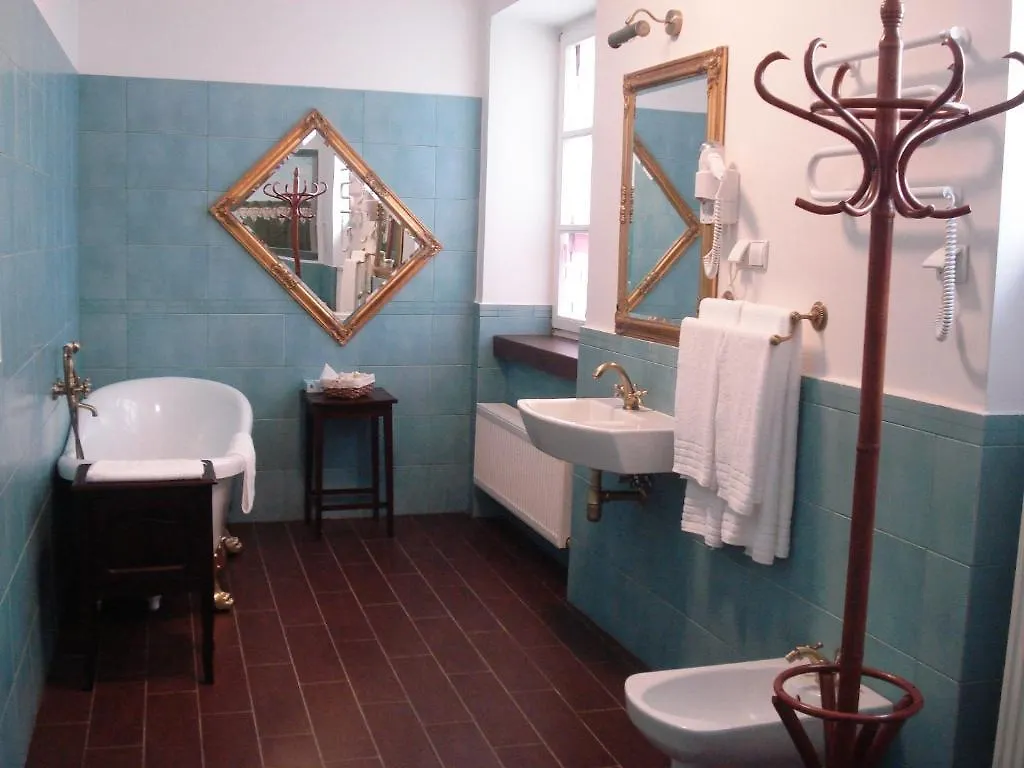 ורשה Castle Inn