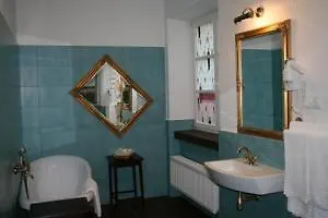 ורשה Castle Inn